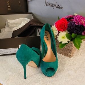 Gucci Suede Pumps Green